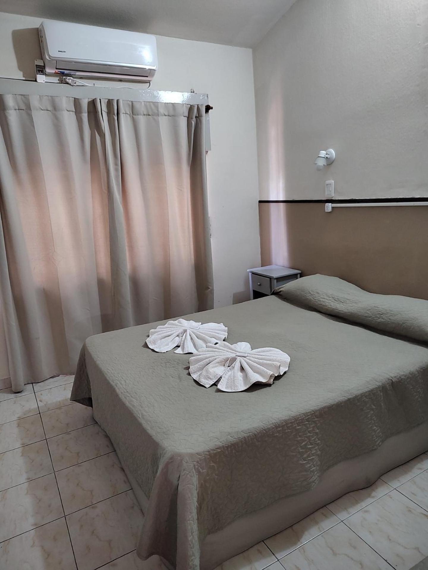 Hotel Nuevo Fatica Вила Карлос Пас Екстериор снимка